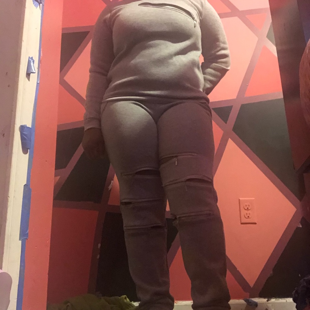 I’m selling a grey jumpsuit. Size M